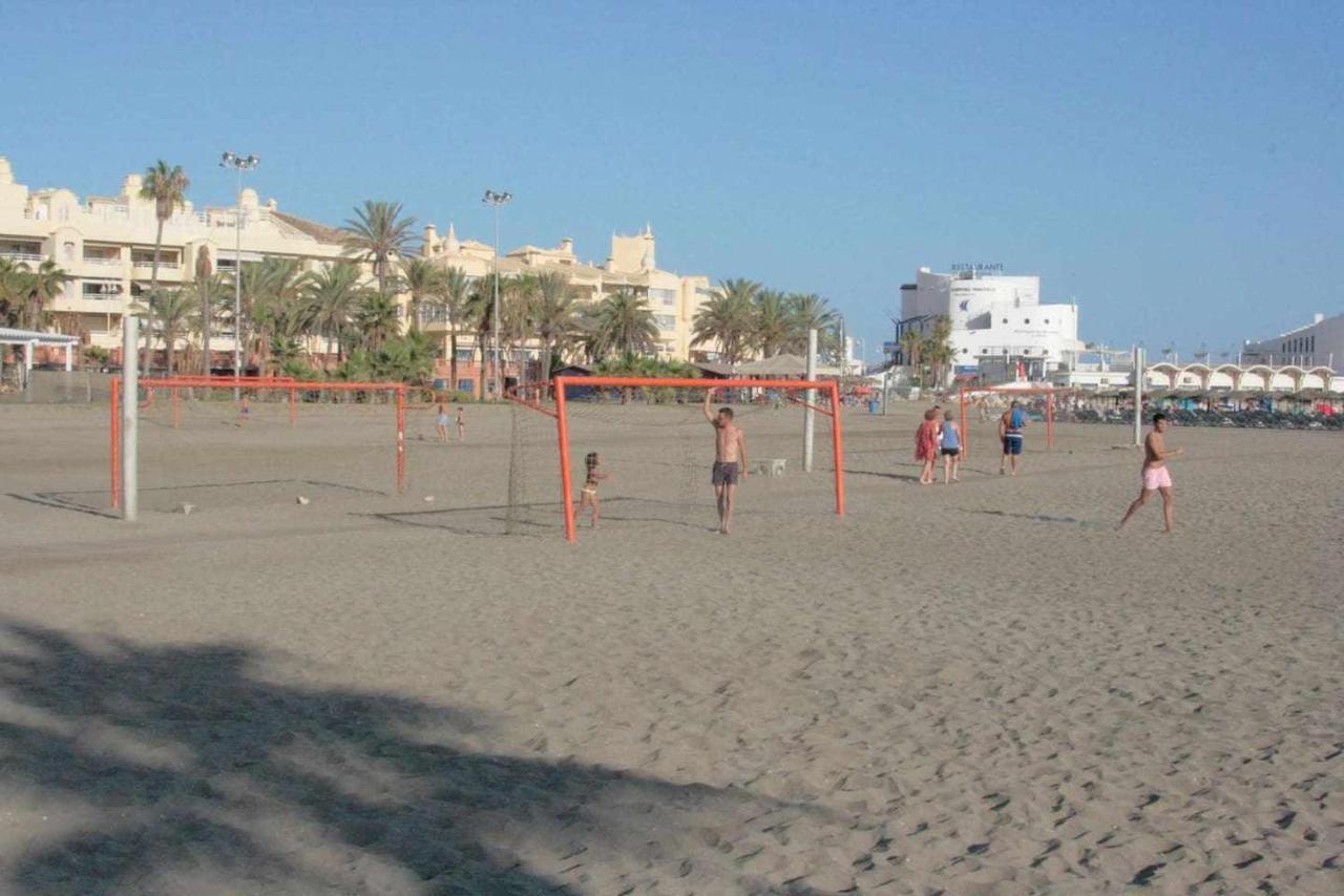 Pool And Beach In 贝纳尔马德纳 外观 照片