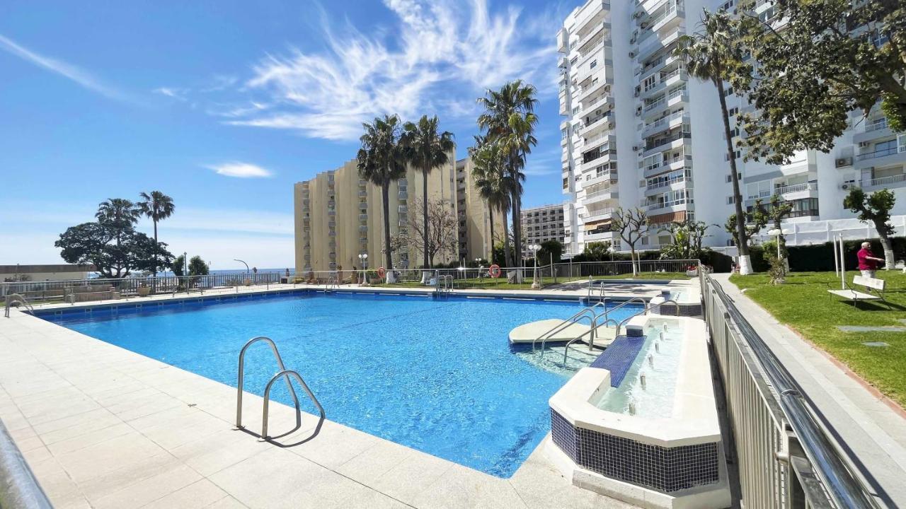 Pool And Beach In 贝纳尔马德纳 外观 照片